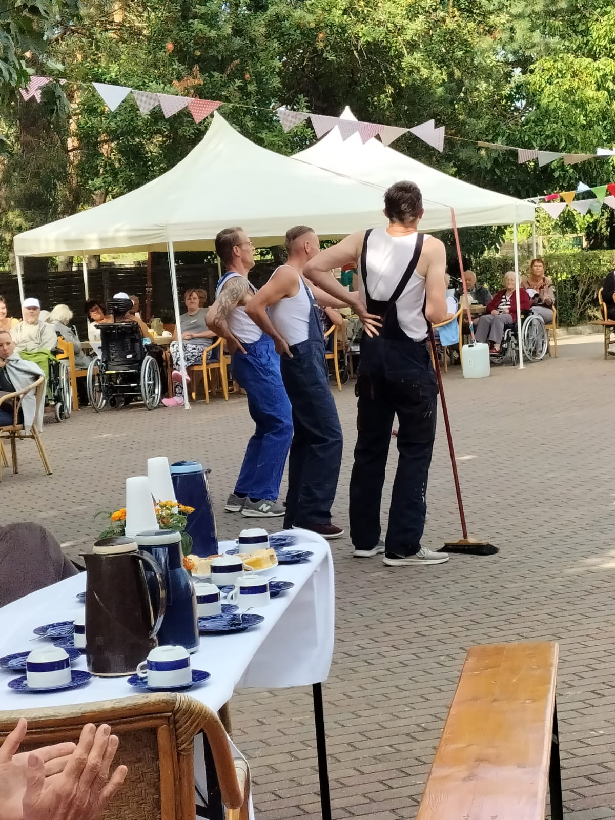 Sommerfest im Haus Hanna Evangelisches Diakonissenhaus Berlin Teltow Lehnin Sommerfest im Haus Hanna Evangelisches Diakonissenhaus Berlin Teltow Lehnin